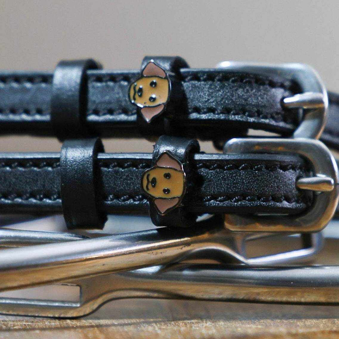Dog Labrador Spur Straps black leather with stainless steel buckle and Labrador charm close-up