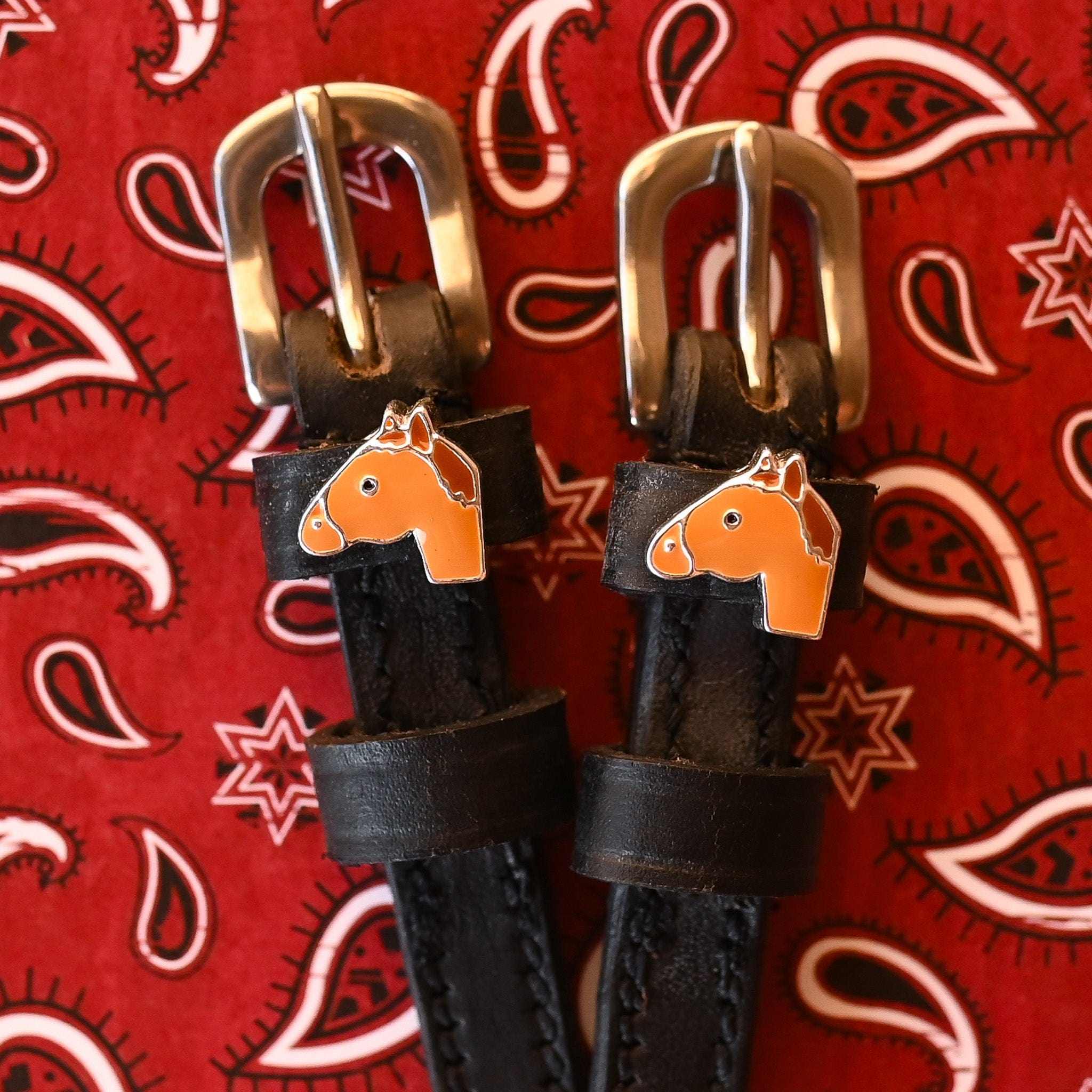 Chestnut Horse Spur Straps ManeJane black leather spur straps with non-stretch interior and stainless steel buckle for Engl.