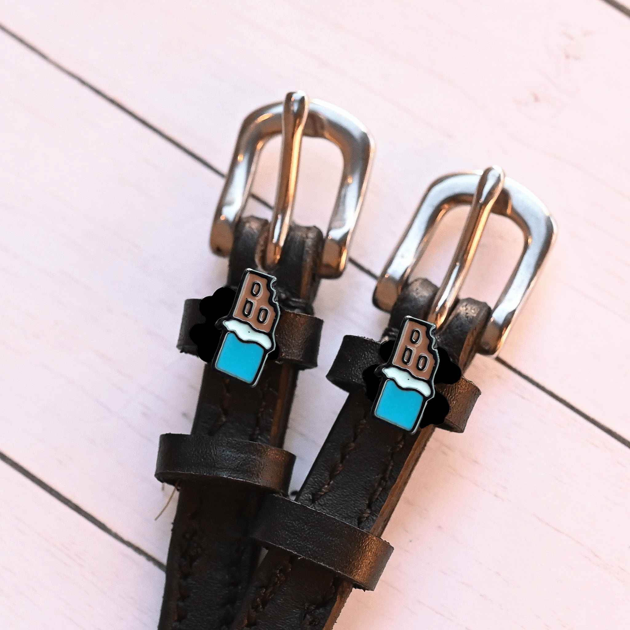 Chocolate Bar Spur Straps ManeJane black leather spur straps with non-stretch interior and stainless steel buckle for Engli.