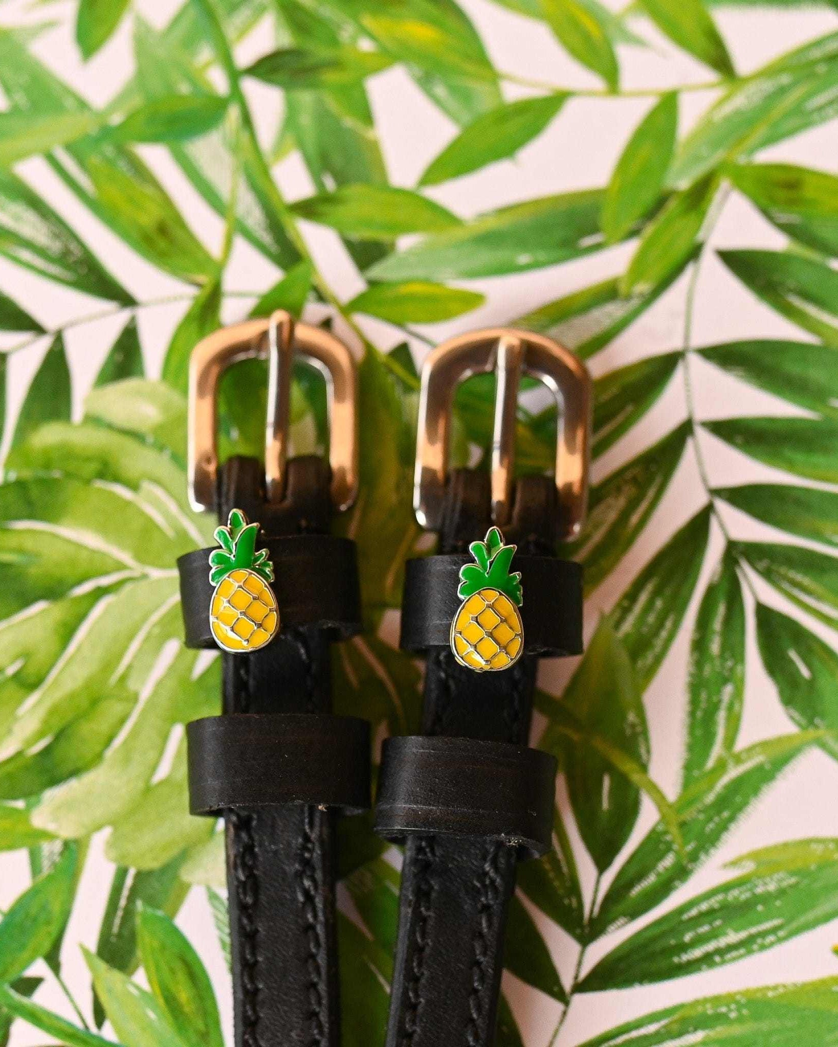 Pineapple Spur Straps ManeJane black leather spur straps with non-stretch interior and stainless steel buckle for English r.