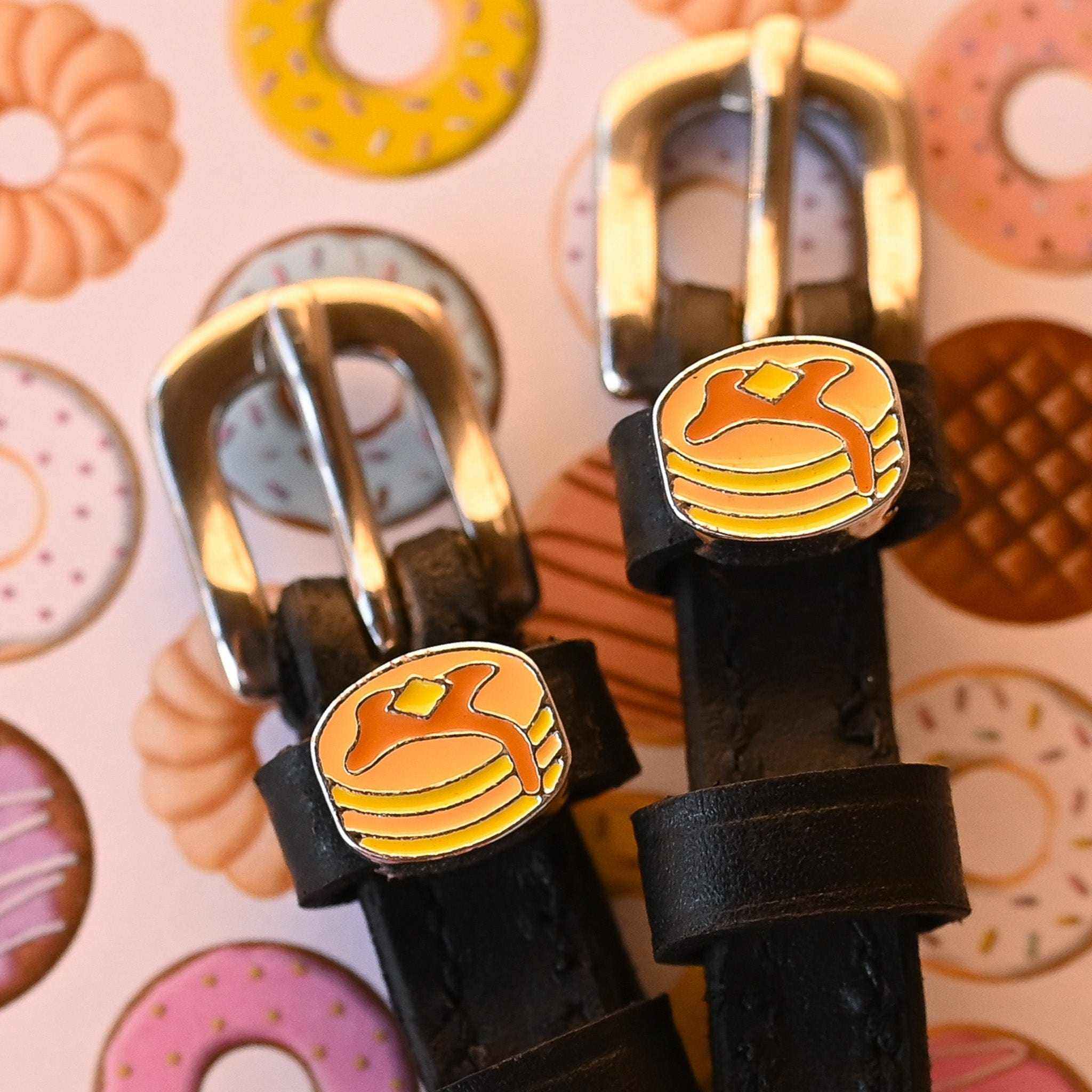 Pancakes Spur Straps ManeJane black leather spur straps with non-stretch interior and stainless steel buckle for English ri.